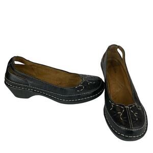 Naturalizer Shelton Brown Embroidered Slip on 9